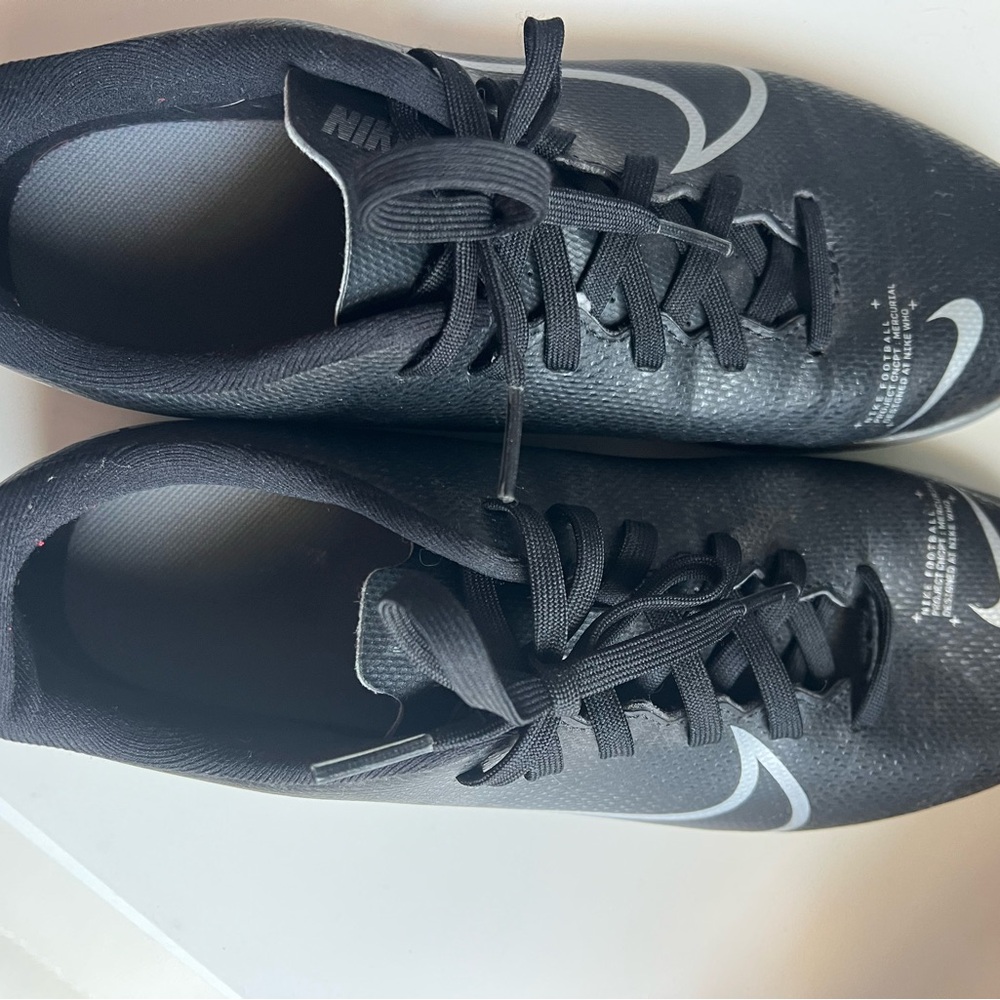 NIKE MERCURIAL VAPOR 13 ACADEMY INDOOR SOCCER SHOES BLACK/METALIC COOL GREY